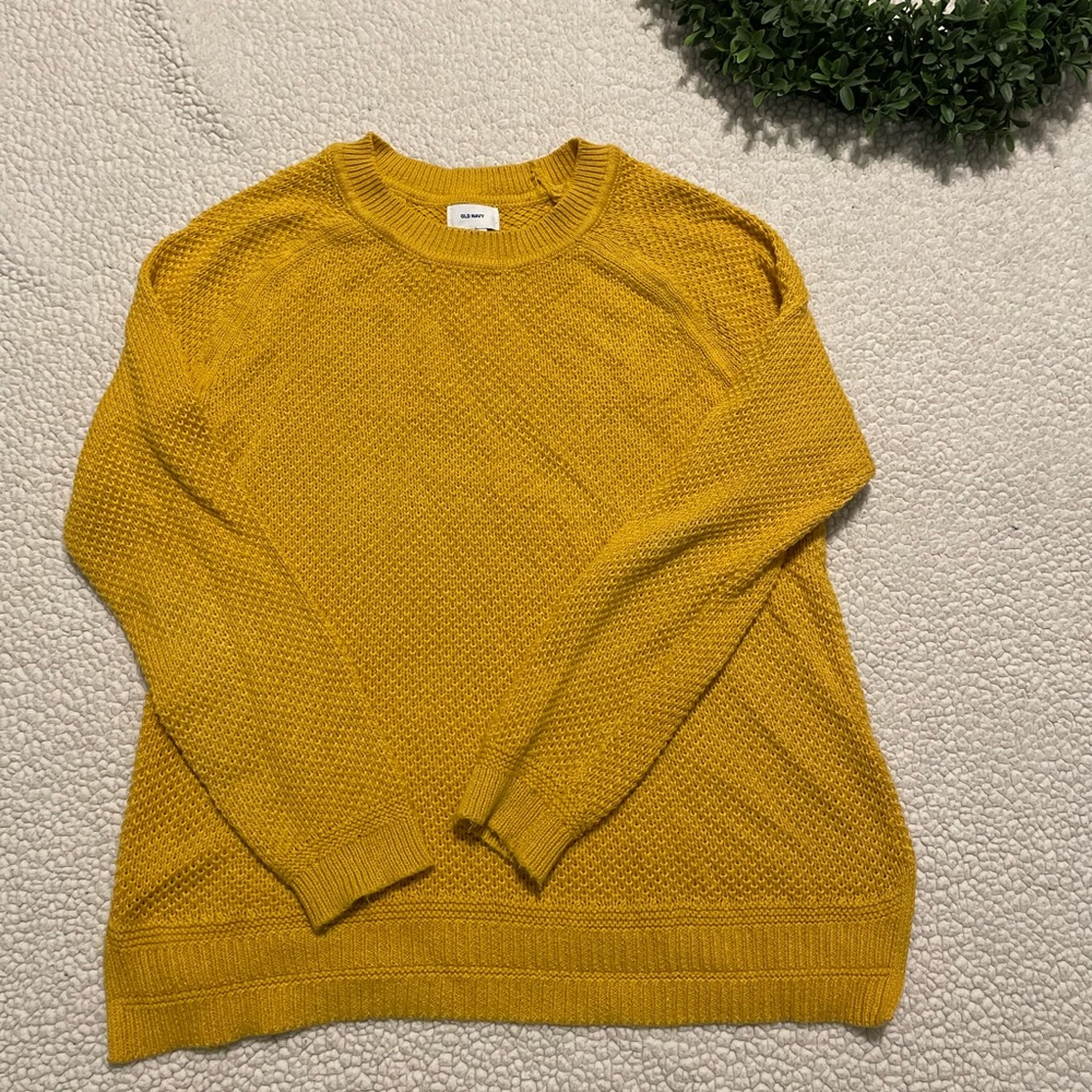 Old Navy Mustard Sweater Size L Great condition